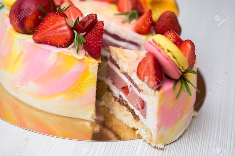 Letnie owoce w deserach