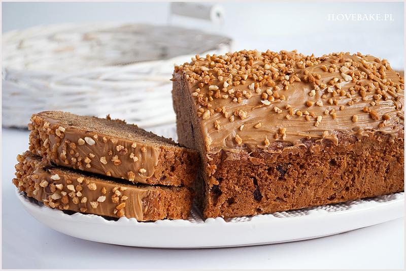 Wilgotna babka karmelowa