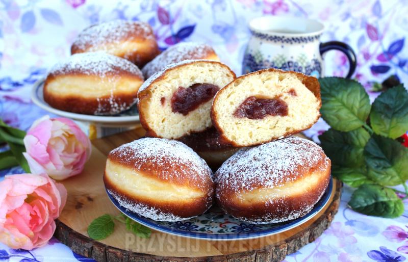 Przepis na pączki z różanym nadzieniem, które oczarują Twoje podniebienie