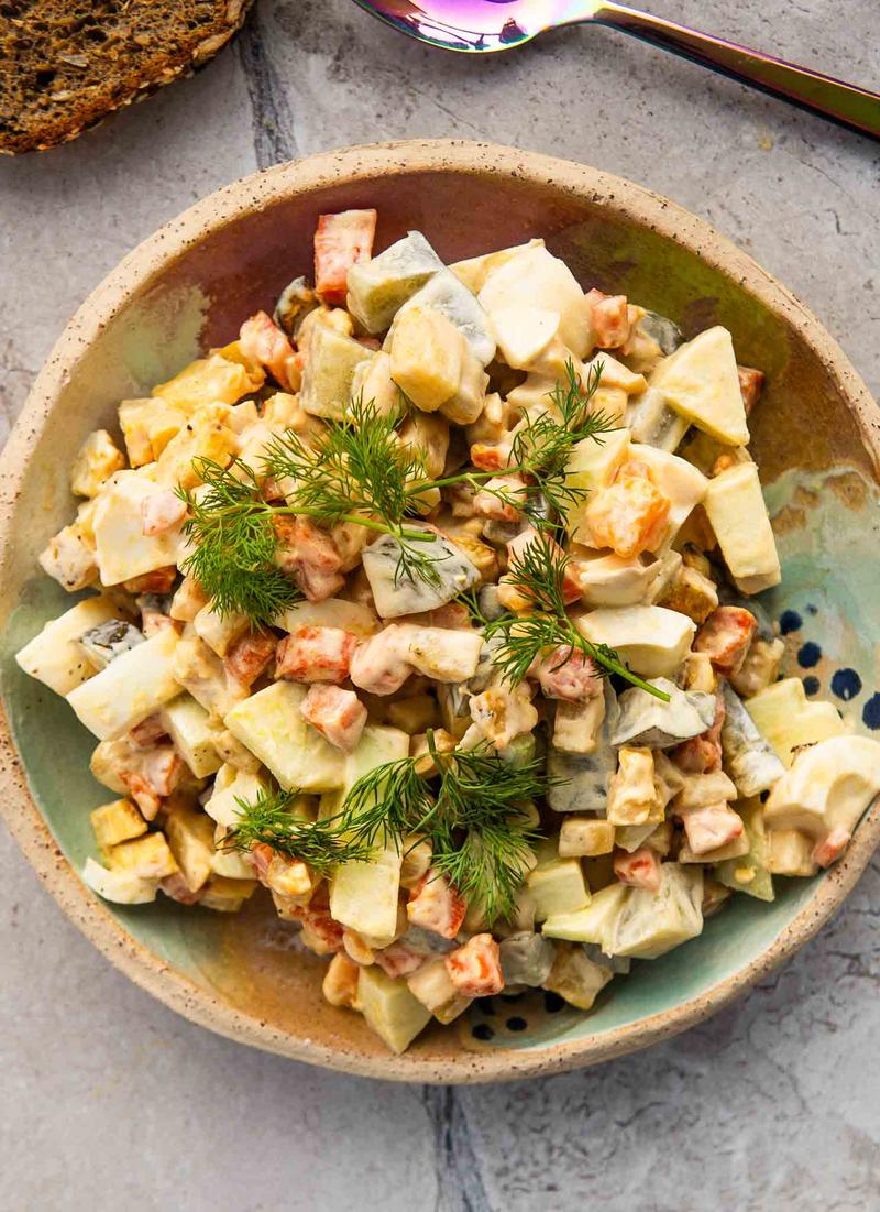 Składniki sałatki jarzynowej