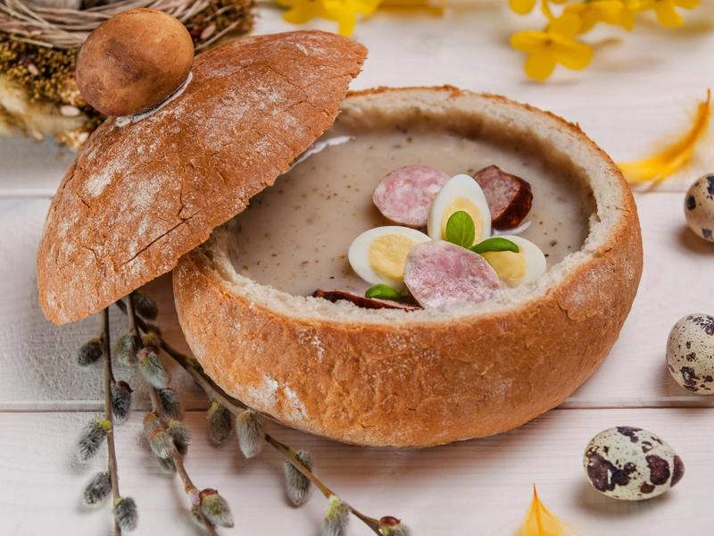 Zagęszczanie żurku mąką