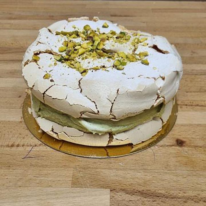 Delikatna beza pistacjowa – krok po kroku do pysznego deseru w domu