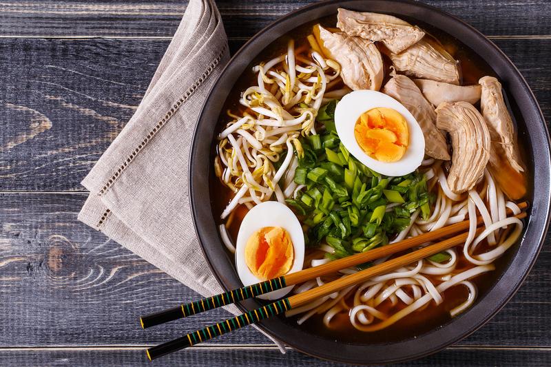 Odkryj sekrety idealnego ramen bulionu: Jak przygotować perfekcyjny bulion w domowych warunkach