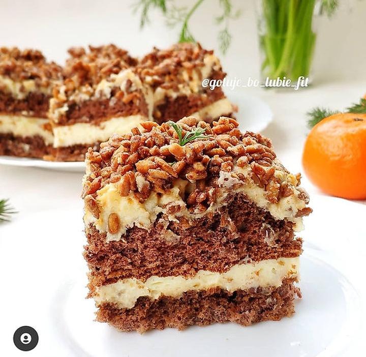 Dekoracja ciasta na stół