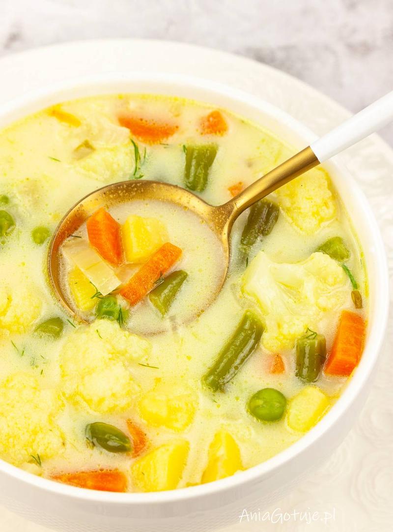 Doprawianie zupy jarzynowej