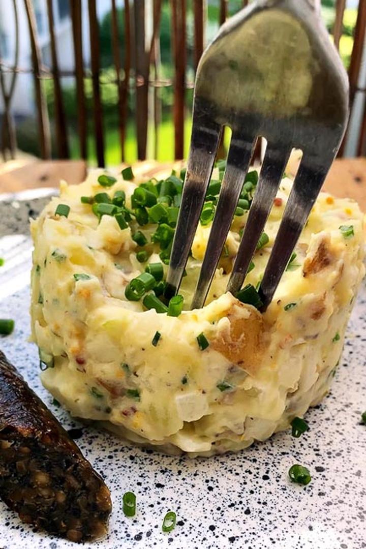 Gotowanie ziemniaków do sałatki