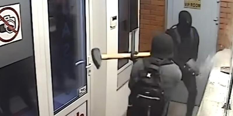 Zaskakujący świat "Napadu": Wnikliwa recenzja filmu, który intryguje widzów