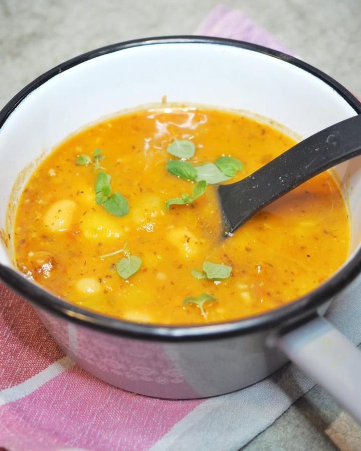 Domowa zupa fasolowa krok po kroku