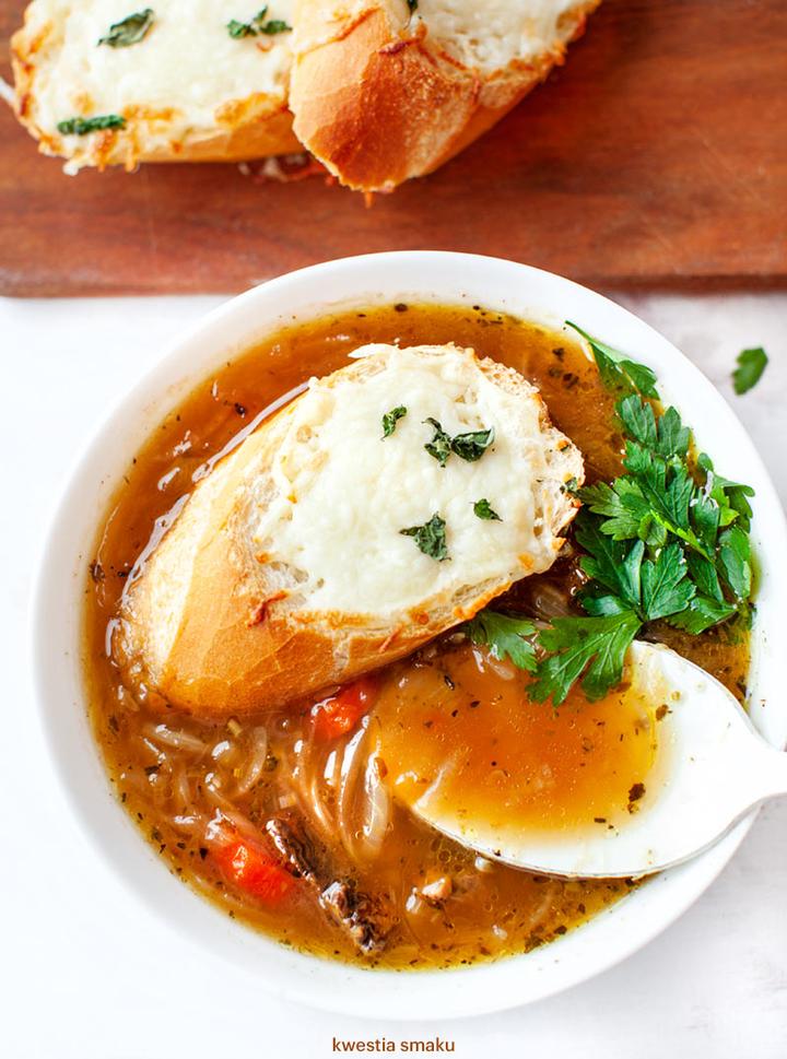 Sekrety idealnej zupy cebulowej