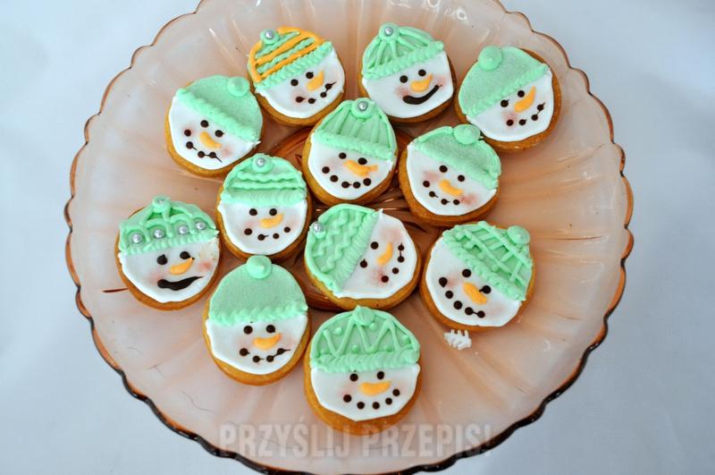 Świąteczne ciasteczka bałwanki