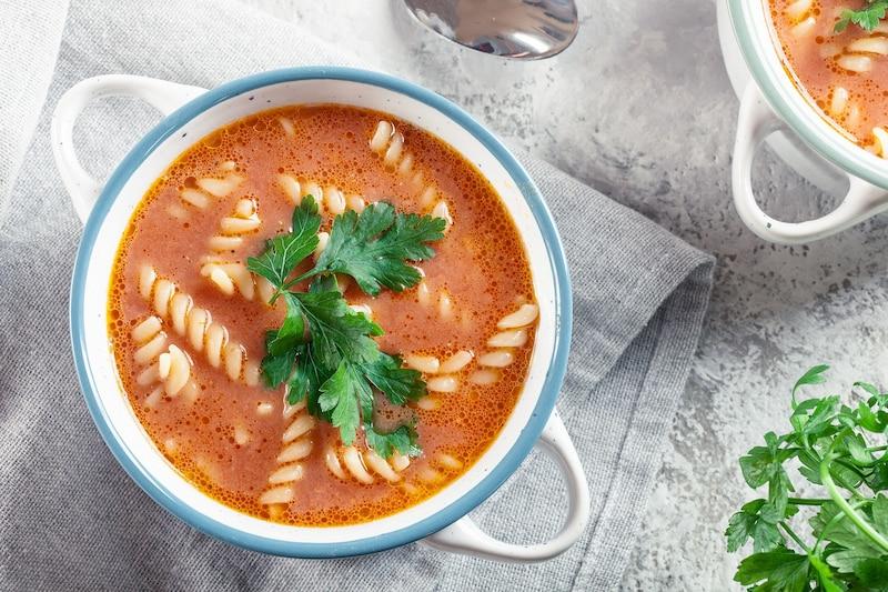 Zdrowe alternatywy zupy pomidorowej