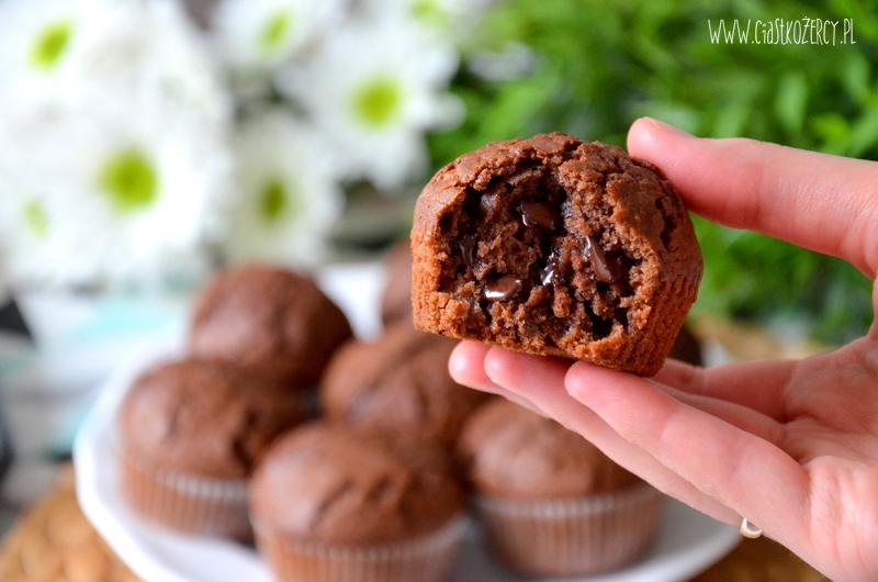 Babeczki z białą czekoladą – prosty przepis na pyszny deser, który zachwyci każdego