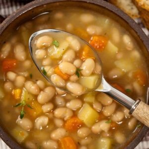 Odkryj sekret domowej zupy fasolowej w 6 prostych krokach