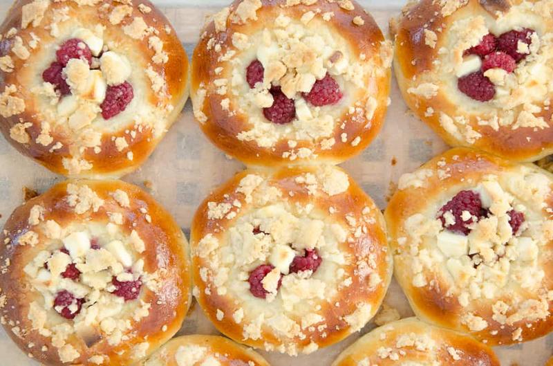 Triki na idealne ciasto drożdżowe