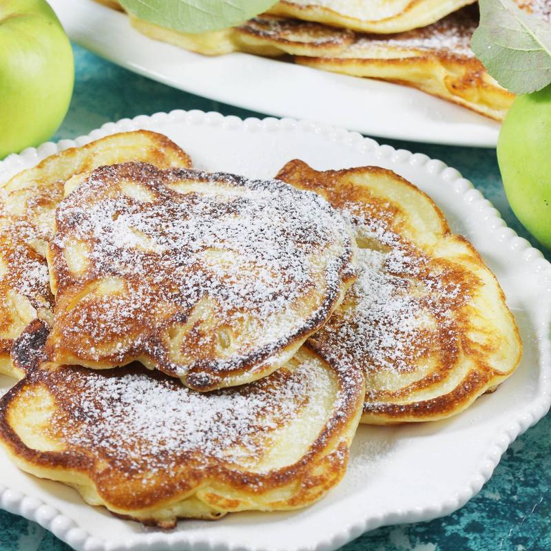 Pyszne placki z jabłkami, które oczarują Twoją rodzinę – wypróbuj nasz prosty przepis!
