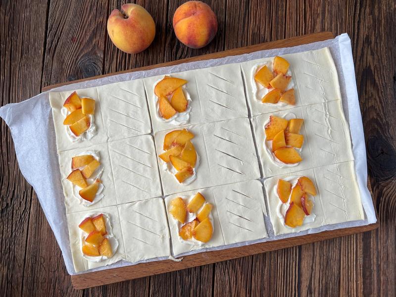 Letnie desery z ciasta francuskiego