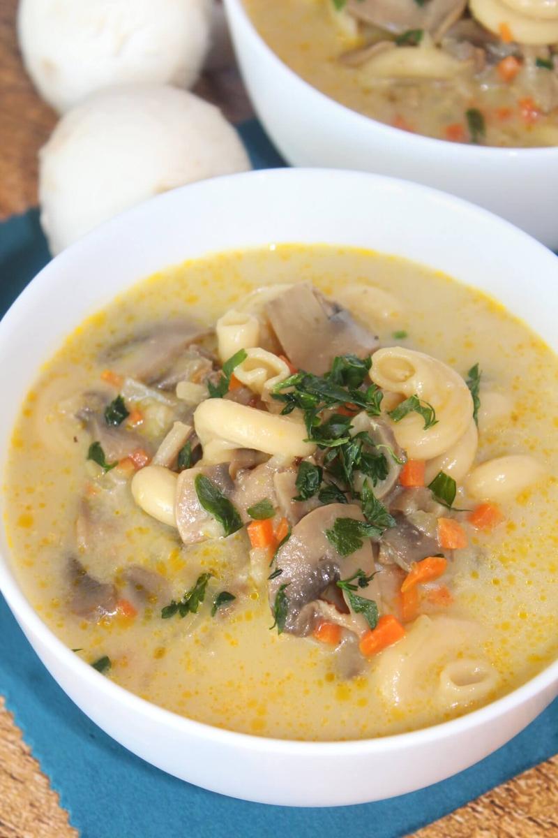 Szybka i prosta zupa pieczarkowa