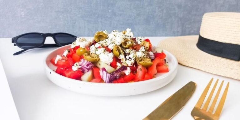 Szybka sałatka w 5 minut – proste przepisy z tego, co masz w domu!