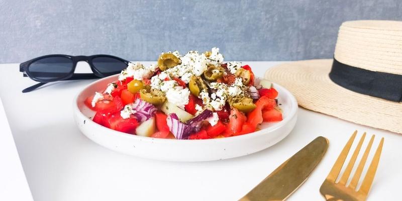 Szybka sałatka w 5 minut – proste przepisy z tego, co masz w domu!